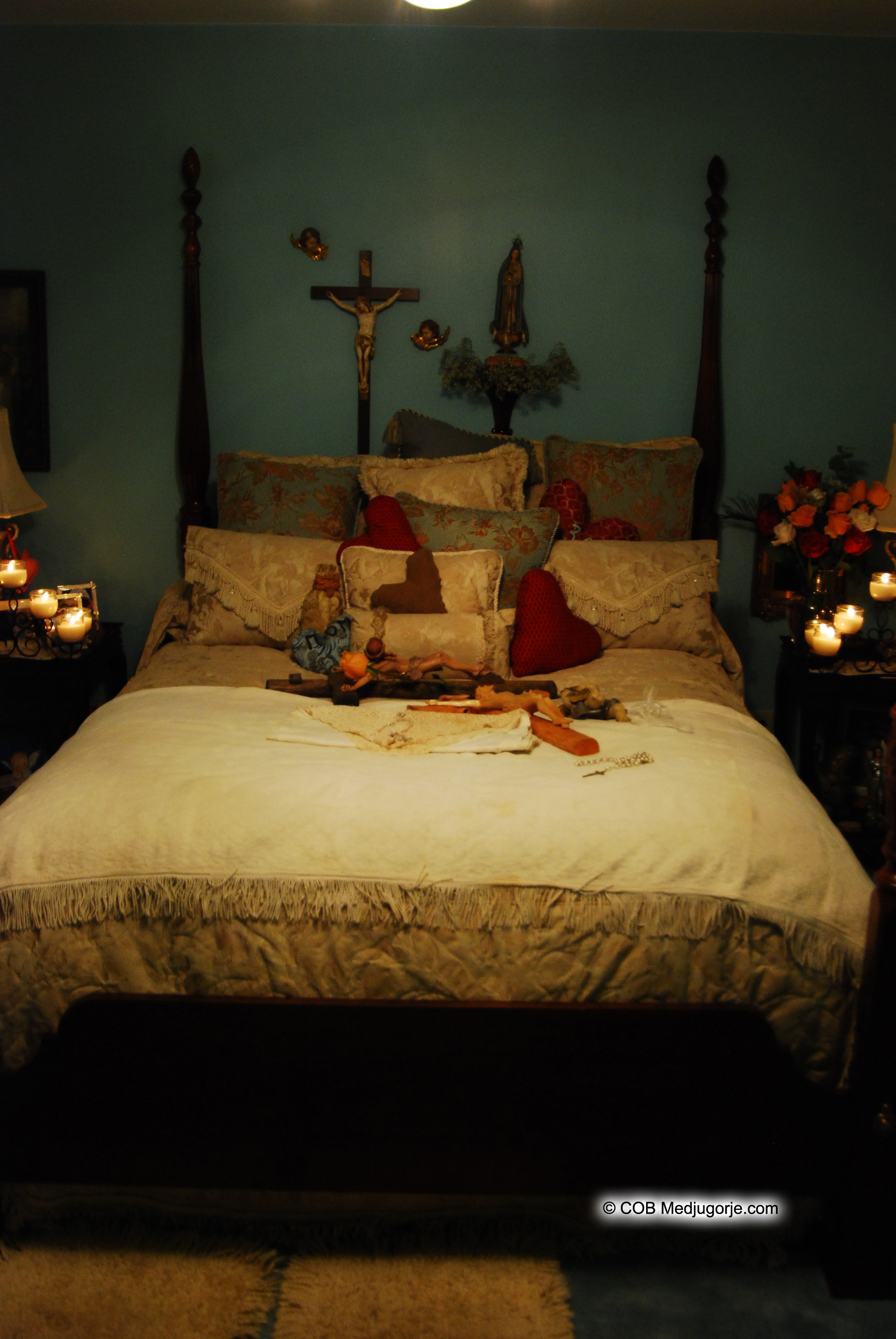 bedroom of apparitions