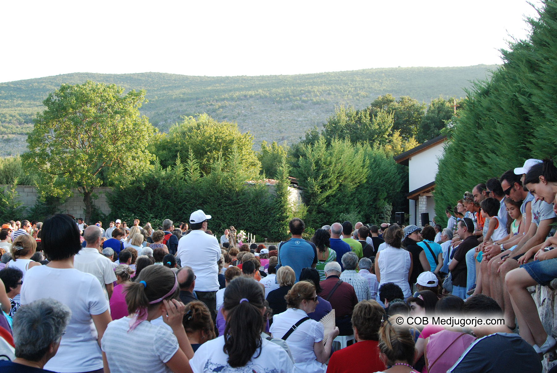 Crowd gathered for Marija's Apparition August 24, 2009