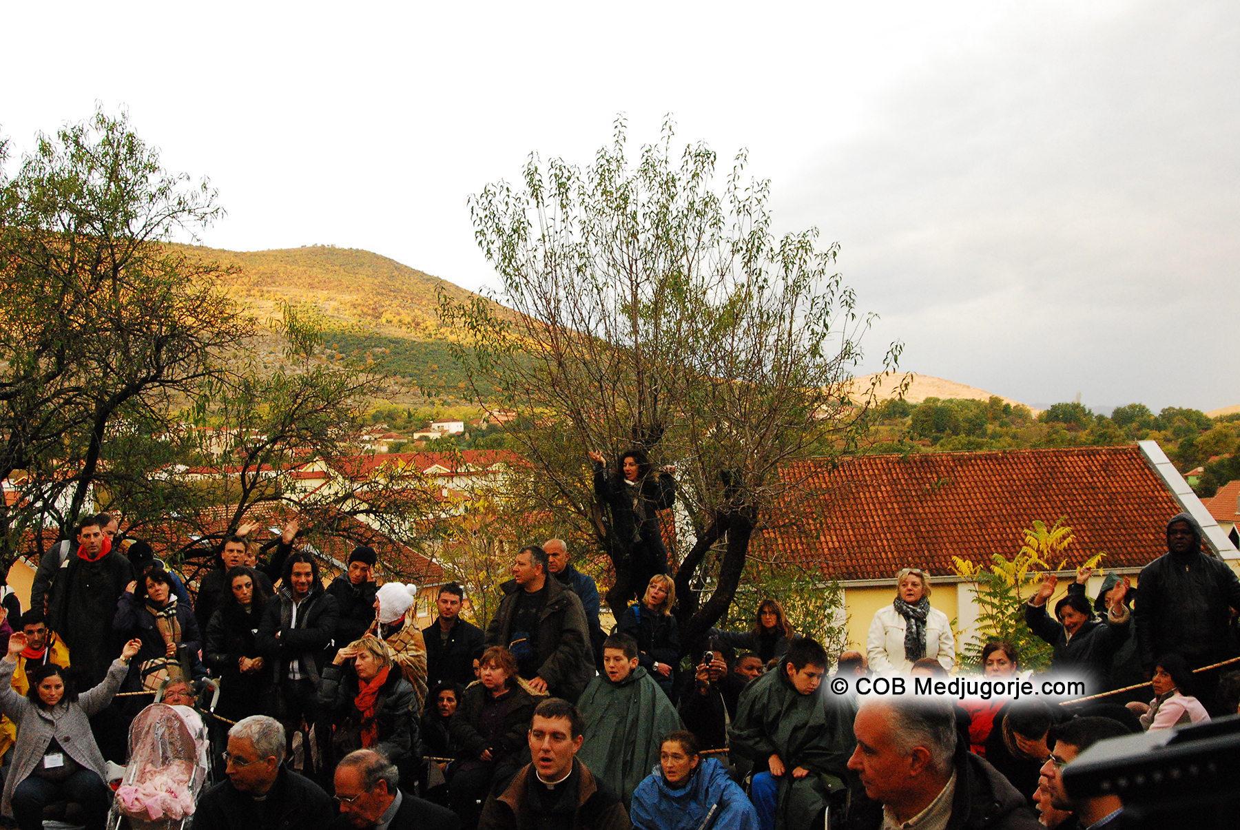 Crowd gathering at Mirjana's apparition November 2, 2010