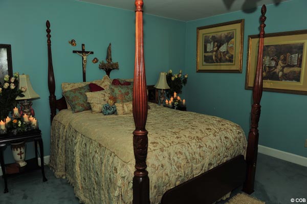 the Bedroom of Apparitions