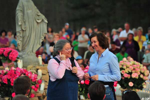 Medjugorje visionary Marija describes the Apparition with Our Lady