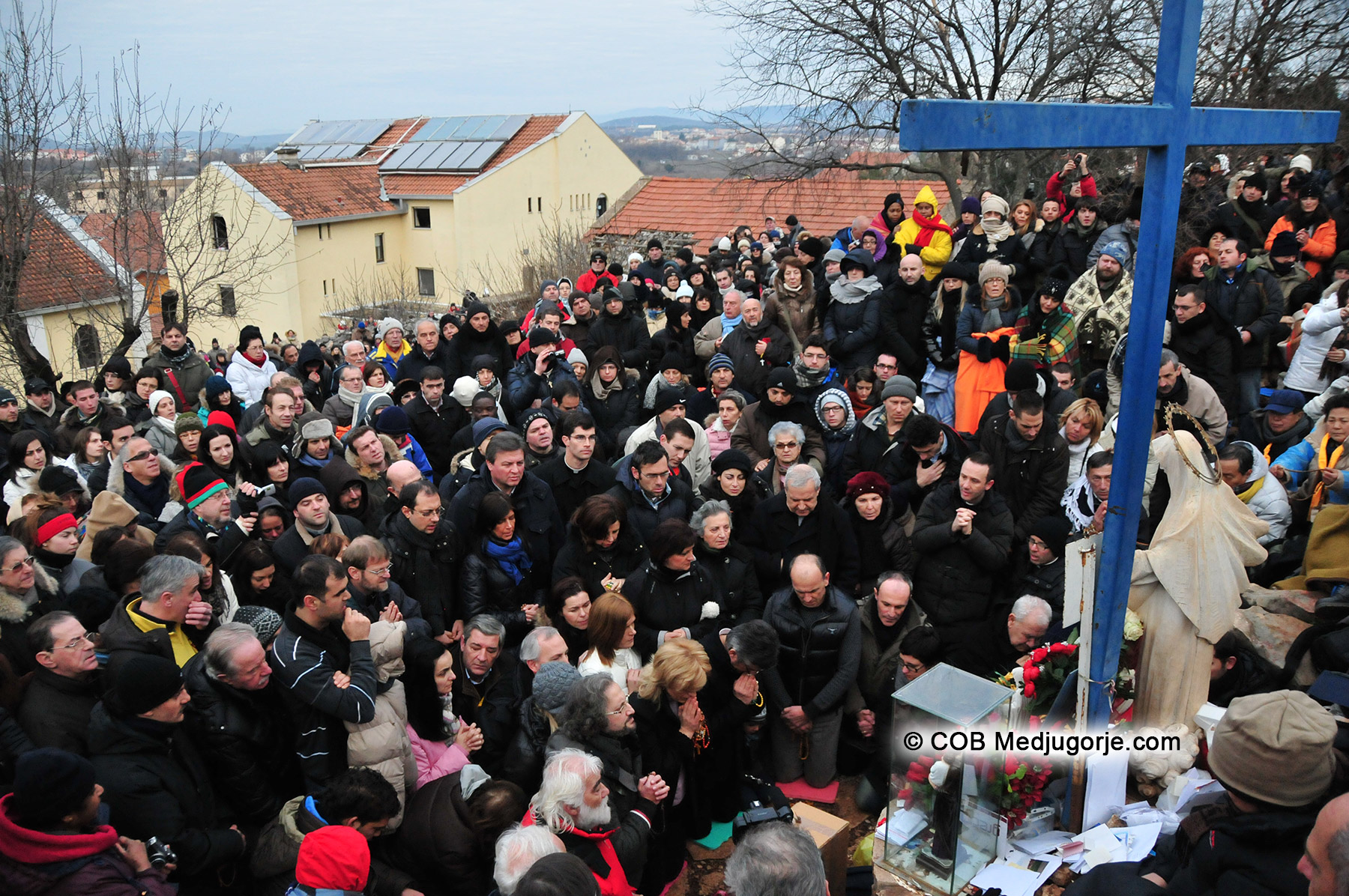 Crowd gathered for apparition january 2, 2011