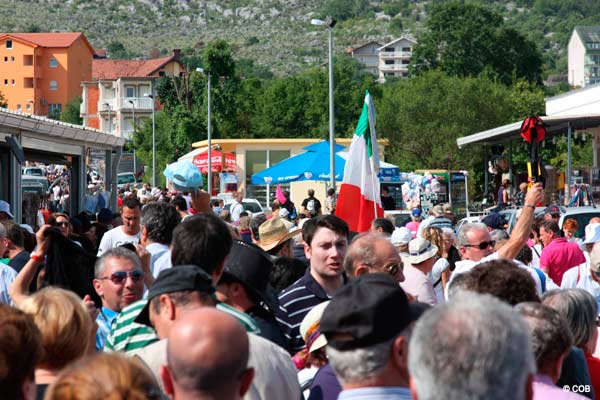 The crowds at the June 2, 2011 apparition of Our Lady to Mirjana at the Blue Cross