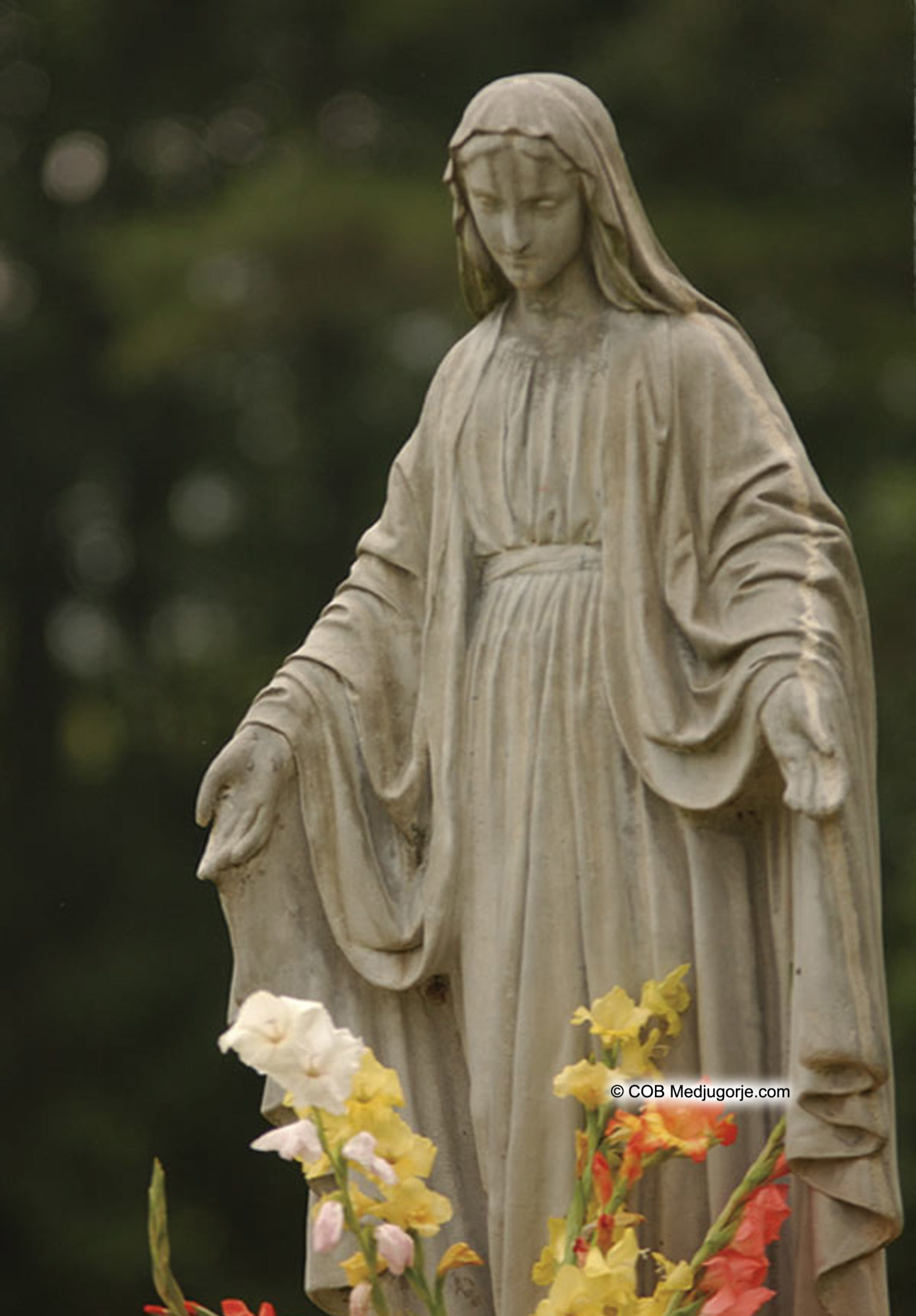statue-in-field-of-apparitions-at-caritas